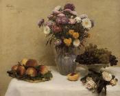 White Roses, Chrysanthemums, Peaches and Grapes on a Table - 亨利·方丹·拉图尔